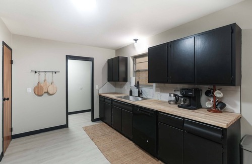Wichita House | Dazzling East Side 3BR 2 BA Coffee/WFI/SMRT TV