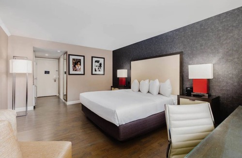West End Apartment | DC Stay near Georgetown | Remote-Work Ready | Walk to Dining & Attractions