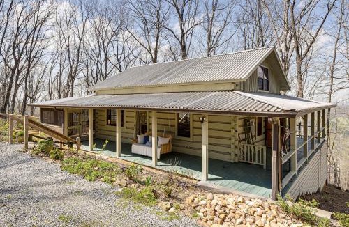 Fort Payne House | Deck, Sauna & Mtn View! Fort Payne Cabin