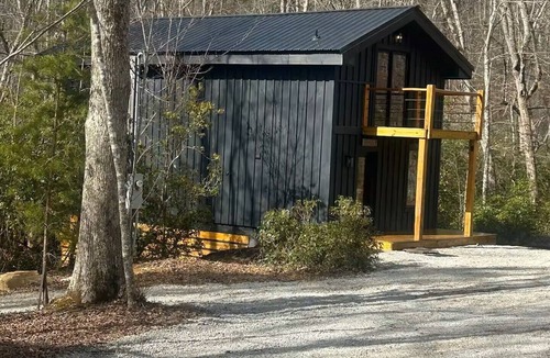 Soddy-Daisy Cabin | Deer Creek Cabin, 2 bedroom cabin surrounded by nature, very peaceful & tranquil