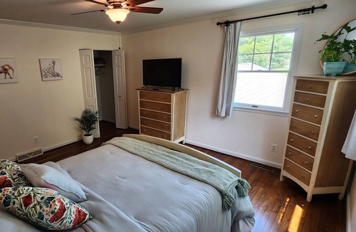 Carrolltowne Cottage | Deer Park Retreat