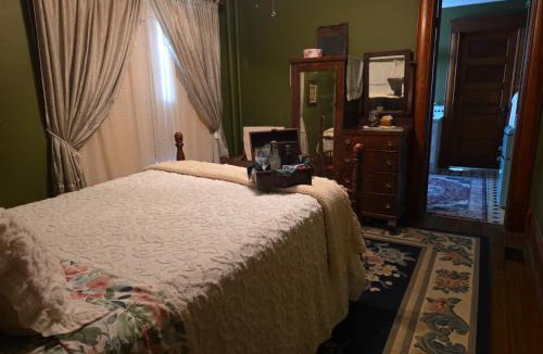 Wichita Bed & Breakfast | Delano Bed and Breakfast