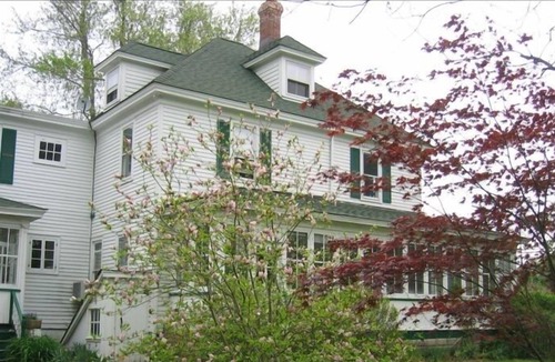 Green Creek House | Delaware Bay Farm House ~ Modern Facilities ~ Charm & Comfort