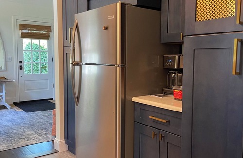 Rumson Cottage | Delightful 2 bedroom cottage tucked along one of Rumson's most desirable areas.