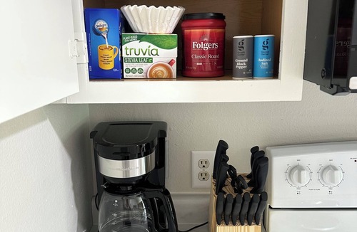 St. Cloud Apartment | Delightful 3-bedroom apartment near SCSU with Wifi & AC in St. Cloud.