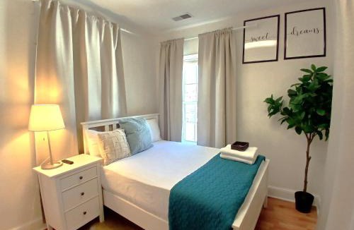 West Hyattsville Bed & Breakfast | Delightful Private Room in Washington DC
