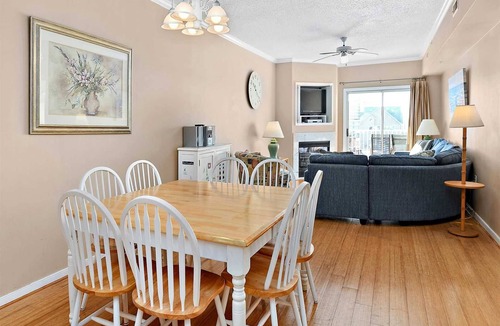 Midtown Ocean City Condo | 🏖️Delightfully Charming Ocean and Bay Views, pool, Mid Town 🏖️