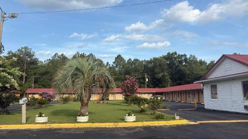 Santee Hotel | Delta Motel