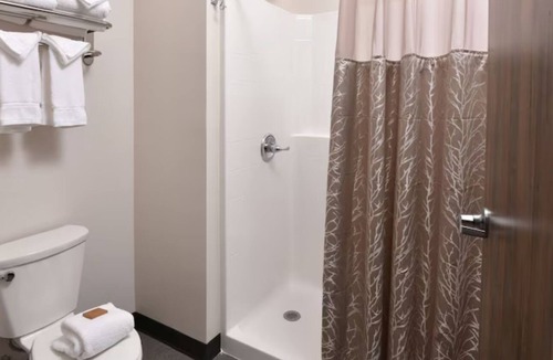 Broken Arrow Hotel | Deluxe 2 Queen, Same-day dry cleaning! Stoney Creek Tulsa | 4 Units