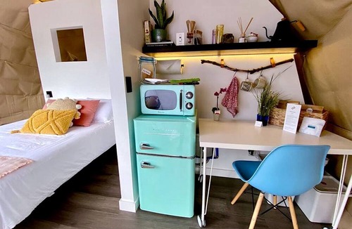 Oatmeal Cabin | Deluxe Glamping Austin, Ideal for a Romantic Vacation in Texas