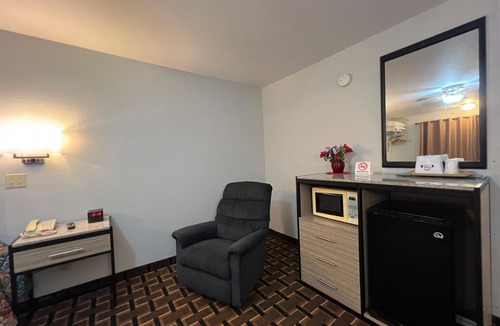 Nebraska City Hotel | Deluxe Inn Capital O Nebraska City I 29