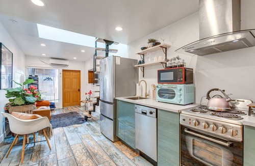 City Park West Apartment | Denver Tiny House: Walk to Cafes, Bars, Eateries!