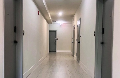 West Side Apartment | DESIGNER 2BR/2BA RETREAT | 15 MIN TO METLIFE STADIUM | EASY NYC