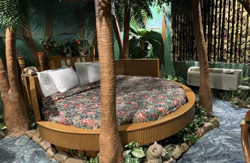 Toledo Hotel | Designer Inn & Suites