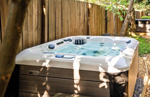 Lookout Mountain Apartment | Desoto Cottage Hot Tub & Breakfast Treats