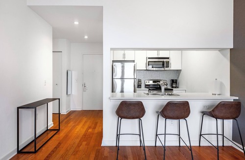 Downtown Jersey City Apartment | Detailed and Spacious One Bed in Jersey City