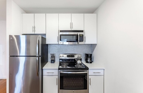 Downtown Jersey City Apartment | Detailed and Spacious One Bed in Jersey City