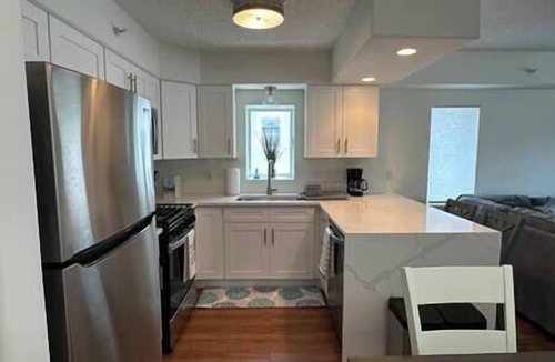 Diamond Beach Condo | Diamond Beach Condo - Pool and Private Beach