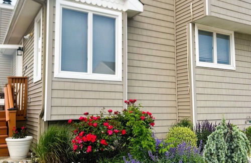 Diamond Beach House | Diamond Beach Townhouse on Quiet Bayside Street - Great Family Friendly Rental!