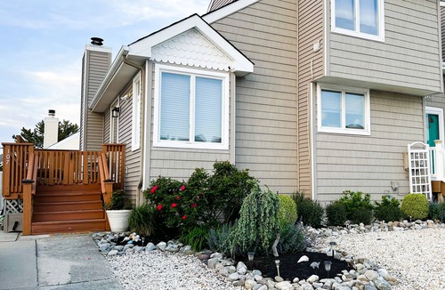 Diamond Beach House | Diamond Beach Townhouse on Quiet Bayside Street - Great Family Friendly Rental!