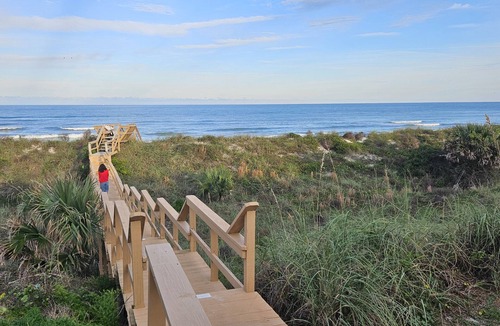 Crescent Beach House | Direct Oceanfront & private, dog friendly, 2BR house, Oct/Nov/Dec availability.