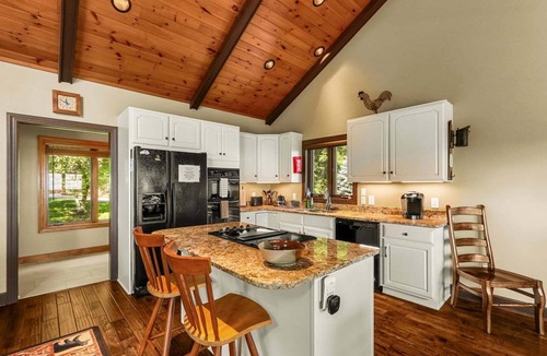 Boone House | Discover Bear Trail in Boone, NC—a cozy 4-bedroom chalet perfect for 8 guests.