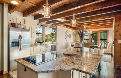 Disney House | Disney Wateredge Retreat-Private Beach & Dock-South Grand Lake