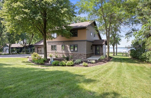 Darwin Cabin | Dock Days-Cozy Nights on the Lake