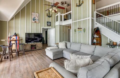 Milledgeville House | Dock & Fire Pit: Stunning Lake Sinclair Home!