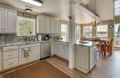 Milledgeville House | Dock & Fire Pit: Stunning Lake Sinclair Home!