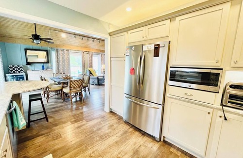 Dodds Addition House | Dog-Friendly Beach Home: Quiet Street, Walk to Beach, Remodeled & Spacious!