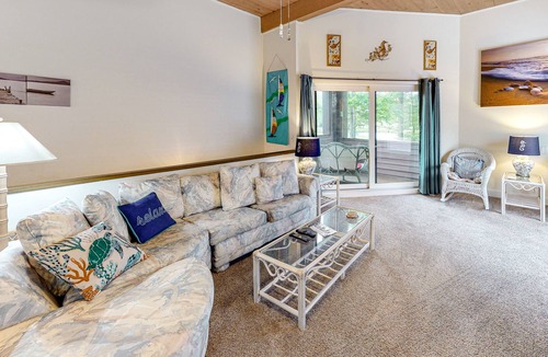 Ocean Pines Condo | Dog-friendly condo with pool plus lake, canal & golf course views