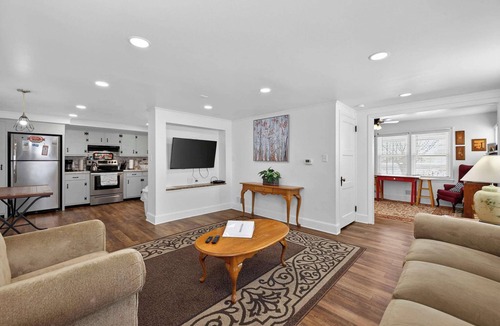 Middletown House | Dog-Friendly Cottage w Playground, Grill & Games
