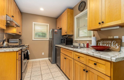 Galena House | Dog Friendly, Fire Pit, Game Room - Daily Deer Sightings!
