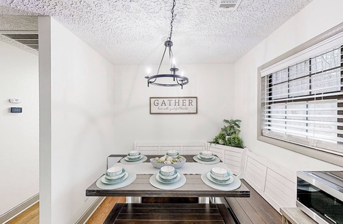 Eclectic House | Dogs Welcome! 'Big Oak Hideaway' Near Lake Martin