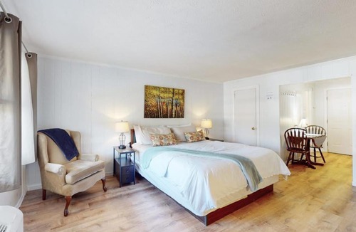 Flat Rock House | Dogwood - Unit 603