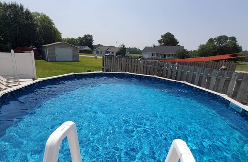 South View House | Doodlebug Cottage ~ Pool + Hot Tub Oasis + Close to I-95