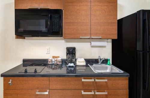 Jamestown Hotel | Double the Space! 2 Units w/Kitchens Near Frontier Village