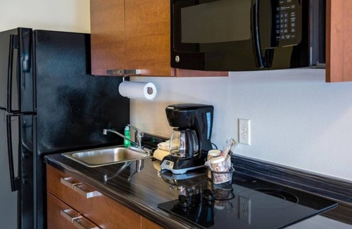 Jamestown Hotel | Double the Space! 2 Units w/Kitchens Near Frontier Village