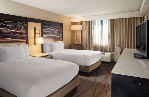 Northfield Hotel | DoubleTree by Hilton Denver Central Park
