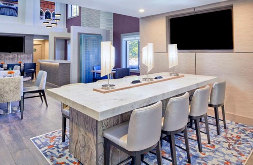 Alpharetta Hotel | DoubleTree by Hilton Hotel Atlanta-Alpharetta