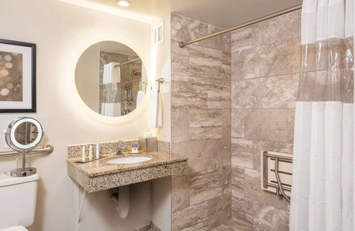 West Laurel Hotel | DoubleTree by Hilton Hotel Laurel
