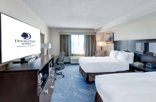 Wichita Hotel | DoubleTree by Hilton Hotel Wichita Airport