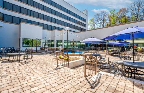 Executive Park Hotel | DoubleTree by Hilton South Charlotte Tyvola