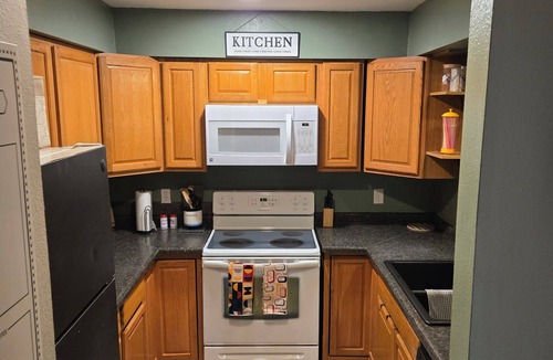 Douglas House | ​Douglas Basecamp: Quiet 3 bedroom, Wifi, Parking
