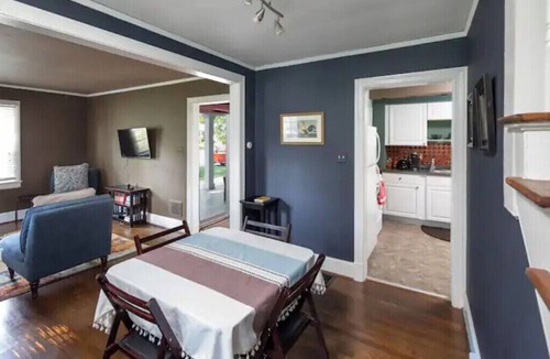 Spartanburg House | Downtown 1930s 2 BR home