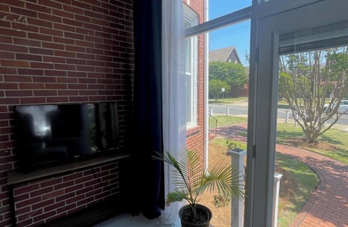 Auburn Apartment | Downtown Auburn game day apartment