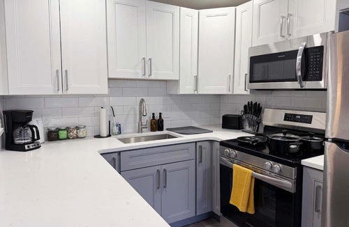 Conshohocken Apartment | Downtown Double King Apt Walkable Everything