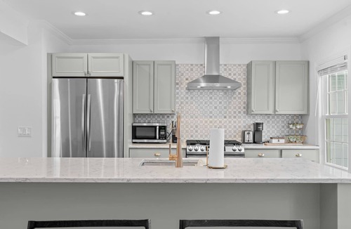 St. Michaels House | Downtown Flat Walk to Dining & Shops Sleeps 4
