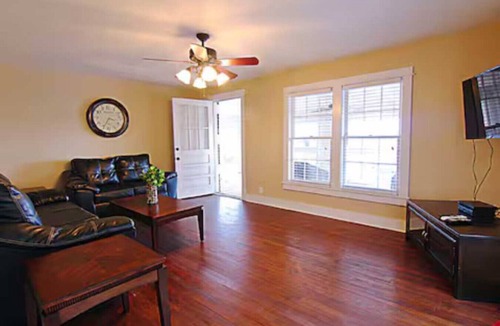 Florence Condo | Downtown Florence Condo|Pet Friendly N/Attraction